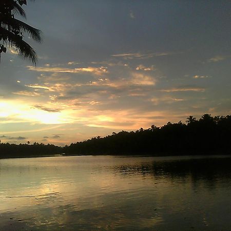 Mundrothuruth Karma Homestay الغرفة الصورة